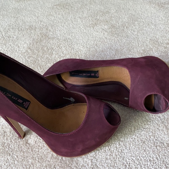 Steve Madden Peep-toe Stilettos (size 7 1/2 M) - Picture 5 of 5